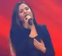 Aylin Demir – Şu Kışlanın Kapısına