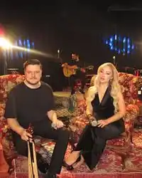 Ekin Uzunlar – Enkaz ft Kimbureyhan Albüm Kapağı