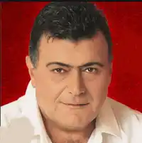 Ferdi Özbeğen – Dönsen Bile (Remastered) Albüm Kapağı