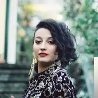 Melike Şahin – Deli Kan Albüm Kapağı