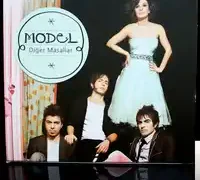 Model – Yalnızlık Senfonisi