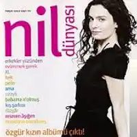 Nil Karaibrahimgil – Resmen Aşığım Albüm Kapağı