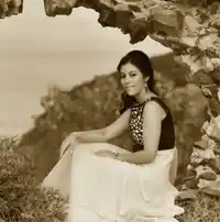 Özge Öz – İyi Ki Doğdun Albüm Kapağı