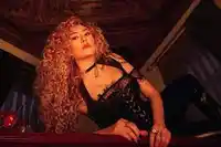 Sena Şener – Porselen Kalbim Albüm Kapağı