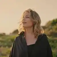 Sıla Şahin – Sen Kalbimi Çaldın Hırsız Albüm Kapağı