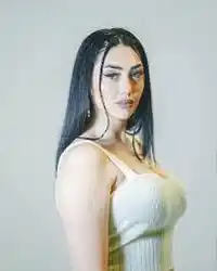 Yaren Doğan – Delik Deşik Albüm Kapağı