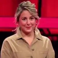 Zeynep Avcı – Yalan Albüm Kapağı